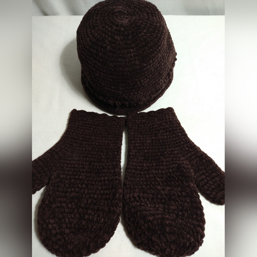DARK BROWN CHENILLE HAT & MITTEN SET